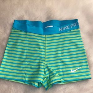 Nike short